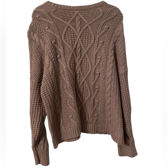 Universal Thread Sweaters - Universal Thread Chunk Cable Knit Sweater EUC
